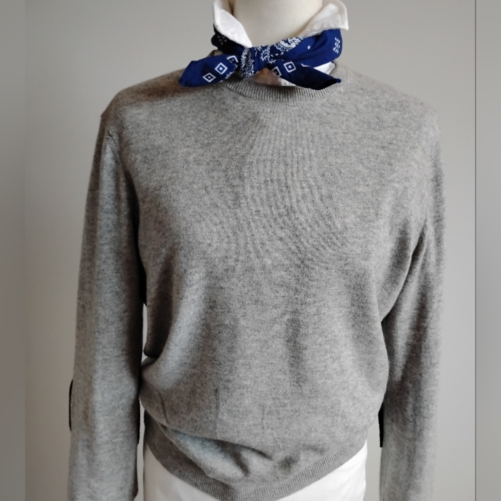 Uniqlo Cashmere Crewneck Sweater Classic Gray Preppy Cozy Unisex Size Medium - Picture 4 of 12